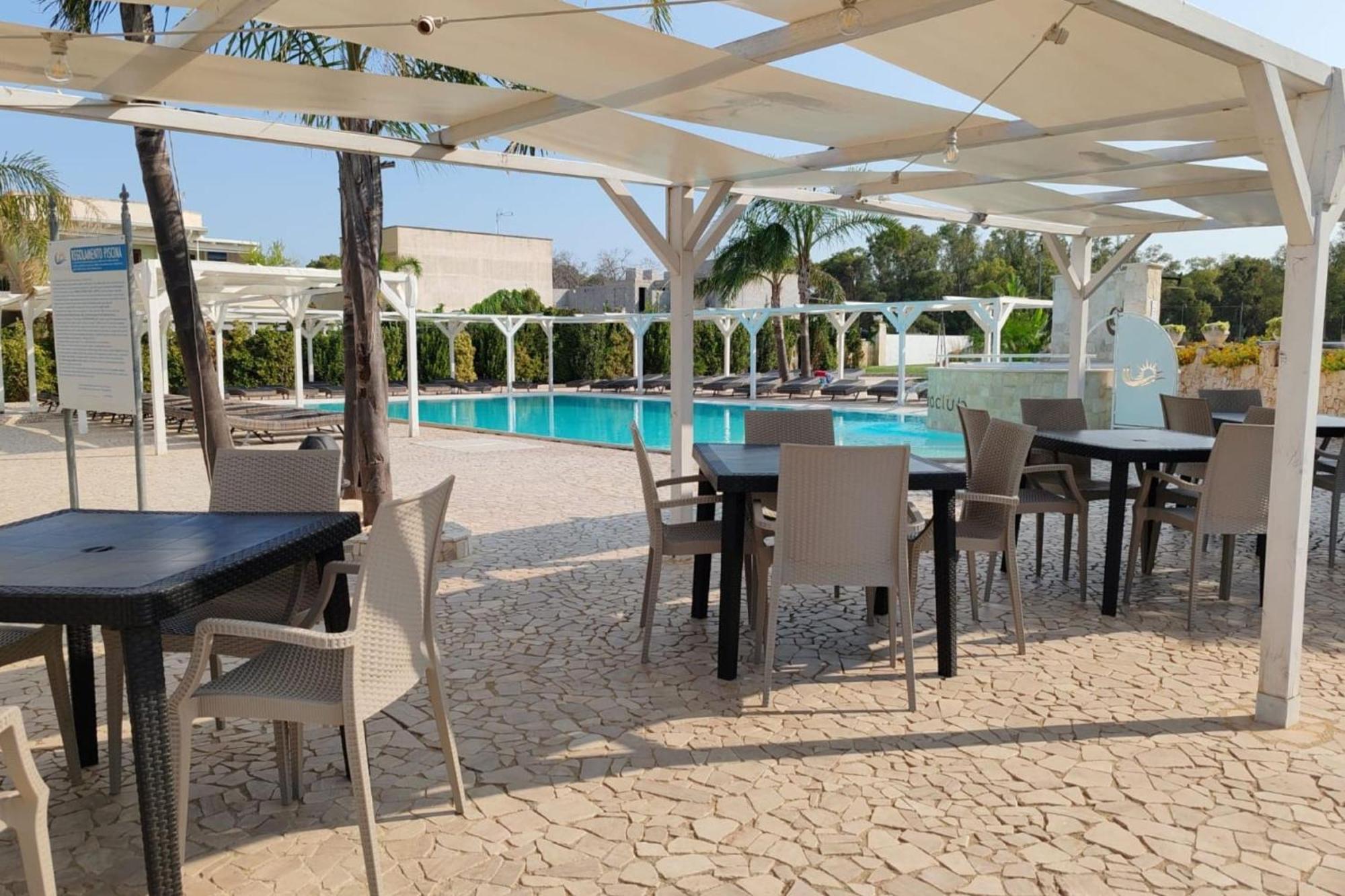 Pino Resort With Shared Pool Torre Lapillo Exterior photo
